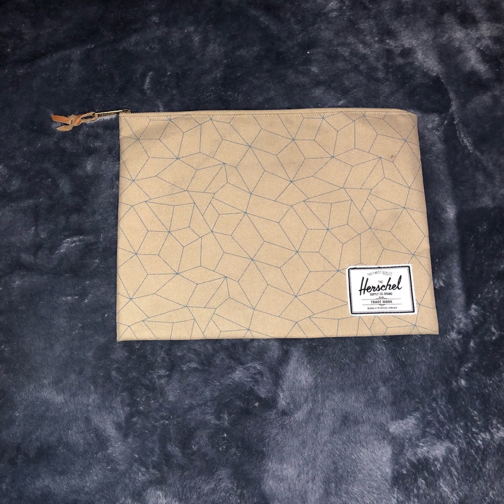 Xl pouch